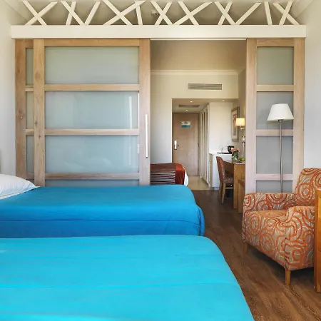 Olympic Lagoon 度假村 5*