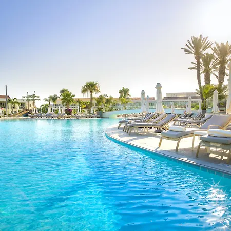 度假村 Olympic Lagoon 5*