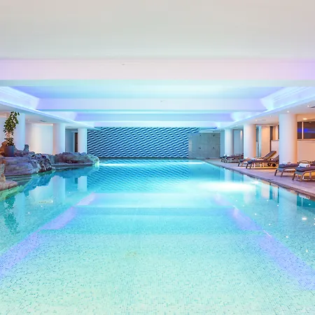 Olympic Lagoon 度假村 5*